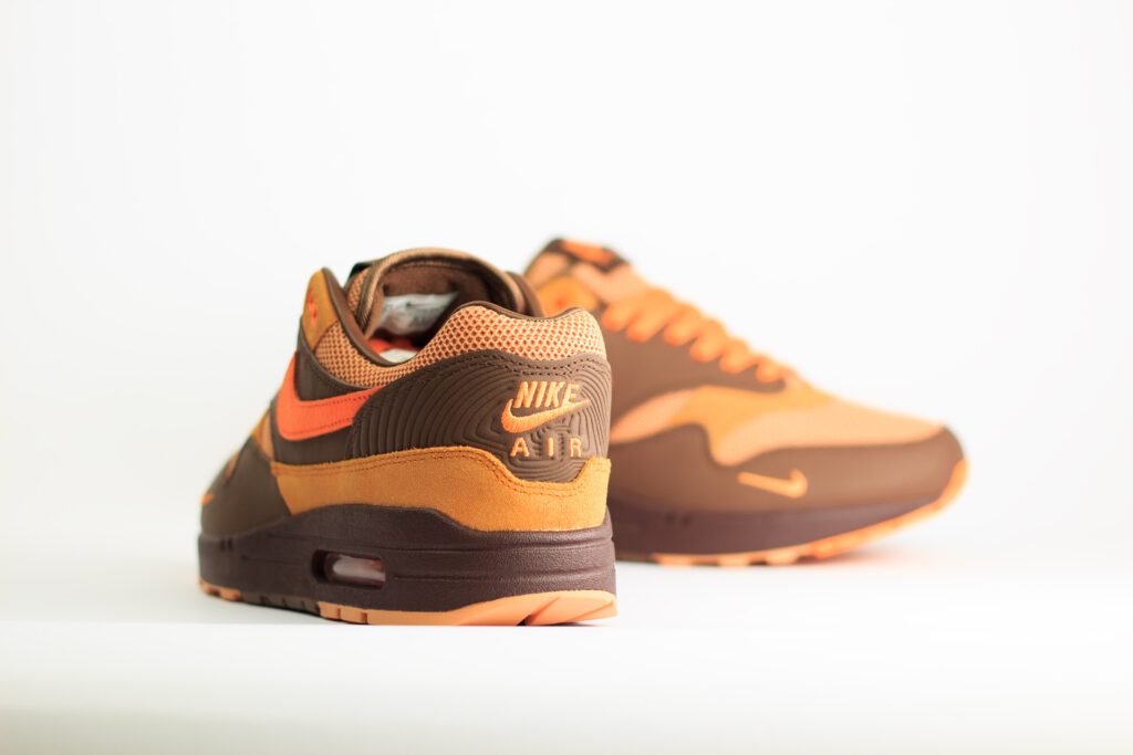 Nike Air Max 1 King's Day – Bruin/Oranje – Heren/Dames/Uniseks Sneakers – Leer/Mesh - HF7346-200 – Achterkant