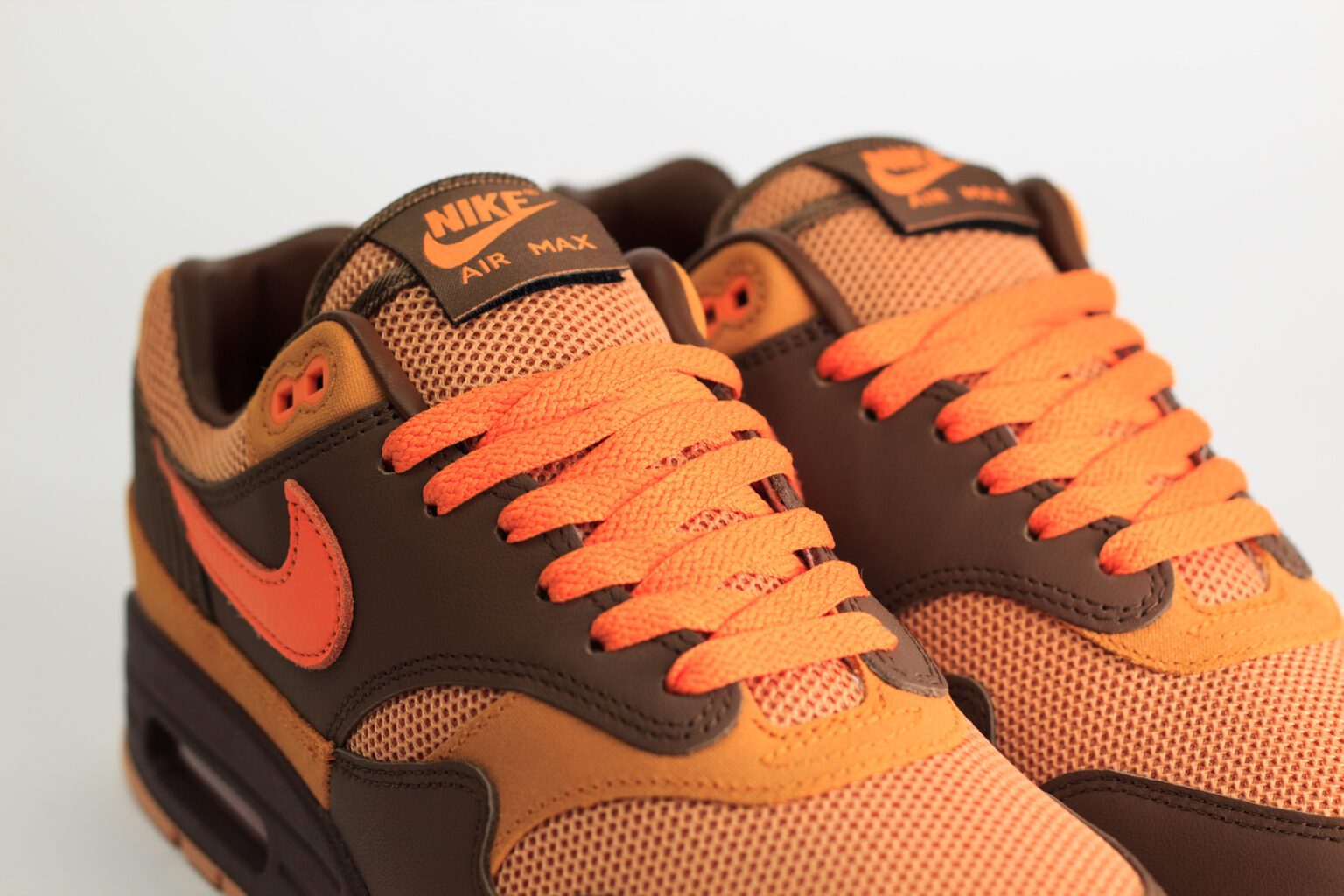 Nike Air Max 1 King's Day – Bruin/Oranje – Heren/Dames/Uniseks Sneakers – Leer/Mesh - HF7346-200 – Bovenkant