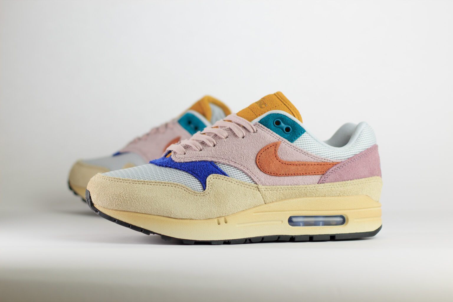Nike Air Max 1 Tan Lines (W) - Roze/Blauw/Beige/Geel - Heren/Dames/Uniseks Sneakers - Suede/Mesh - FN7200-224 - Zijkant
