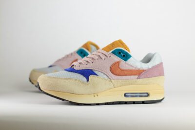 Nike Air Max 1 Tan Lines (W) - Roze/Blauw/Beige/Geel - Heren/Dames/Uniseks Sneakers - Suede/Mesh - FN7200-224 - Zijkant