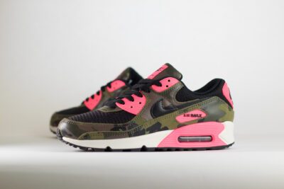 Nike Air Max 90 Camo Pack Sequoia Hyper Pink – Roze/Zwart – Heren/Dames/Uniseks Sneakers – Leer/Mesh - IF1721-300 – Zijkant