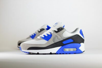 Nike Air Max 90 Hyper Royal – Wit/Blauw – Heren/Dames/Uniseks Sneakers – Suede/Mesh - DM0029-112 – Zijkant