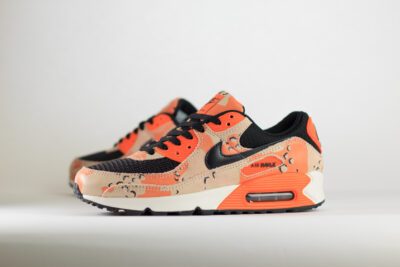 Nike Air Max 90 Premium Bio Beige Safety Orange Camo – Zwart/Oranje – Heren/Dames/Uniseks Sneakers – Leer/Mesh - IF1721-201 – Zijkant