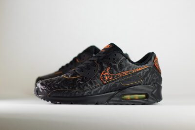 Nike Air Max 90 QS Volcano – Zwart/Oranje – Heren/Dames/Uniseks Sneakers – Leer - HF3248-001 – Zijkant