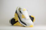 Nike Air Max 90 White Lightning – Wit/Geel – Heren/Dames/Uniseks Sneakers – Suede/Mesh - DM0029-111 – voorkant
