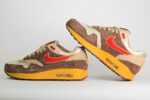 Nike Air Max 1 .SWOOSH Low Poly Big Head Origins – Beige/Bruin– Heren/Dames/Uniseks Sneakers – Suede/Mesh - HV5776-200 – Binnenkant