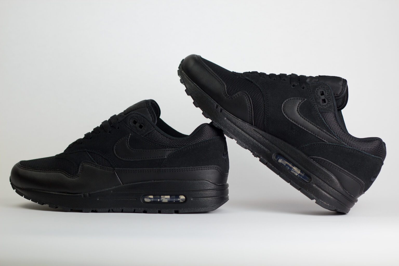 Nike Air Max 1 Essential Triple Black – Zwart – Heren/Dames/Uniseks Sneakers – Leer/Mesh - FZ5808-006 – Binnenkant
