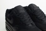Nike Air Max 1 Essential Triple Black – Zwart – Heren/Dames/Uniseks Sneakers – Leer/Mesh - FZ5808-006 – Bovenkant