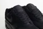 Nike Air Max 1 Essential Triple Black – Zwart – Heren/Dames/Uniseks Sneakers – Leer/Mesh - FZ5808-006 – Bovenkant