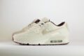 Nike Air Max 90 PRM Sail Burgundy Crush – Beige/Burgundy– Heren/Dames/Uniseks Sneakers – Suede/Mesh - HQ1712-001 – Zijkant