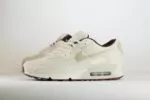 Nike Air Max 90 PRM Sail Burgundy Crush – Beige/Burgundy– Heren/Dames/Uniseks Sneakers – Suede/Mesh - HQ1712-001 – Zijkant