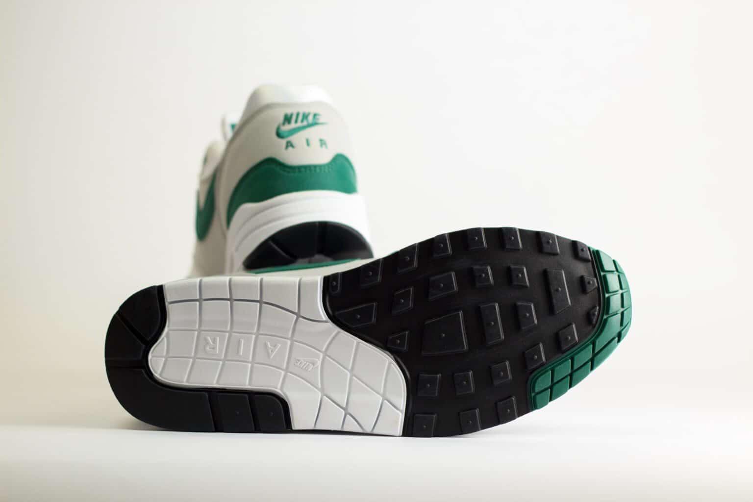Nike Air Max 1 Anniversary Green – Wit/Groen – Heren/Dames/Uniseks Sneakers – Vilt/Mesh - DC1454-100 – Onderkant