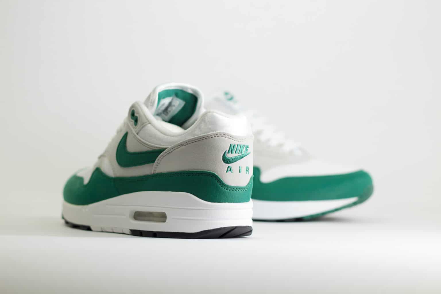 Nike Air Max 1 Anniversary Green – Wit/Groen – Heren/Dames/Uniseks Sneakers – Vilt/Mesh - DC1454-100 – Achterkant