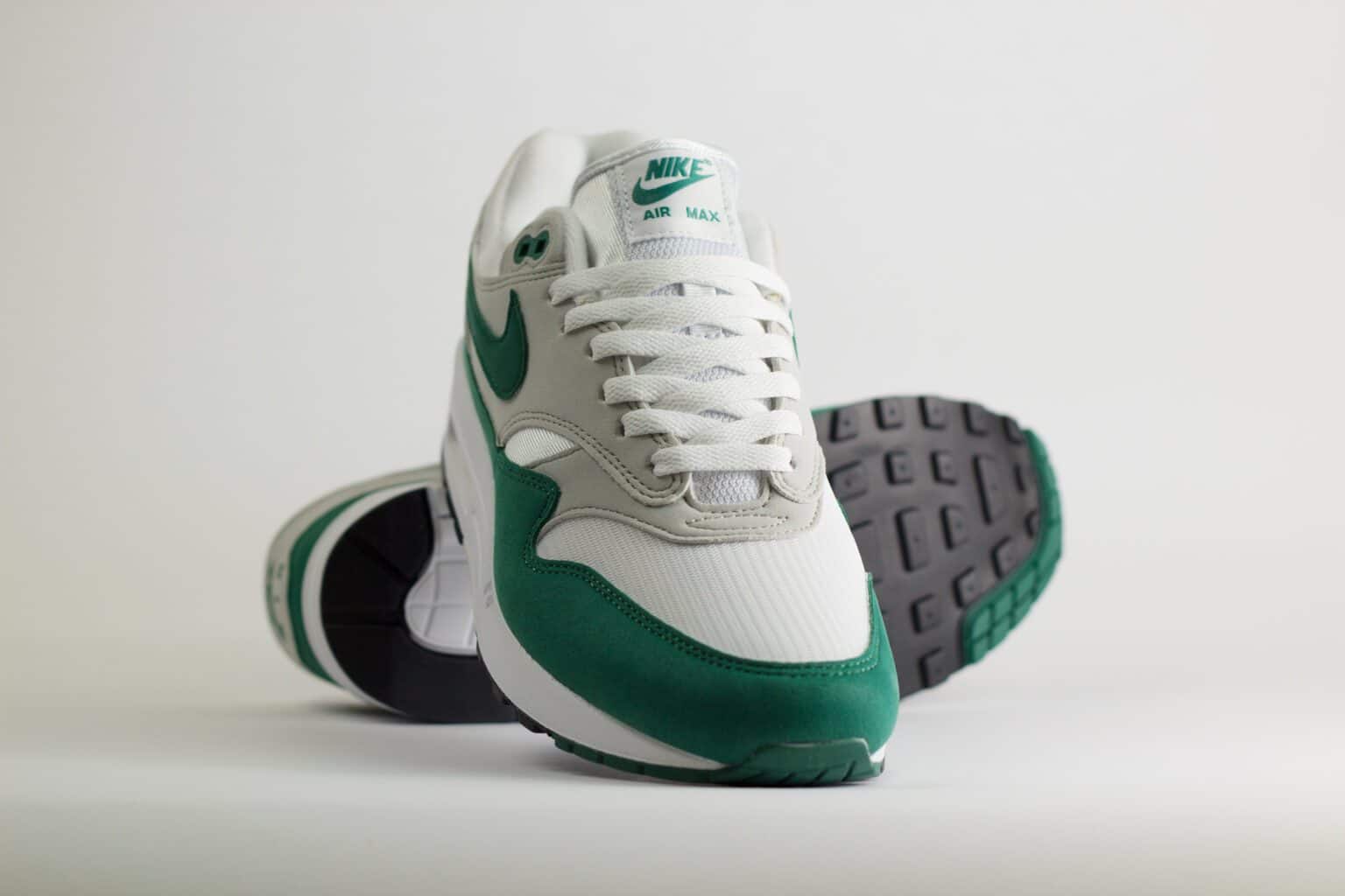 Nike Air Max 1 Anniversary Green – Wit/Groen – Heren/Dames/Uniseks Sneakers – Vilt/Mesh - DC1454-100 – Voorkant