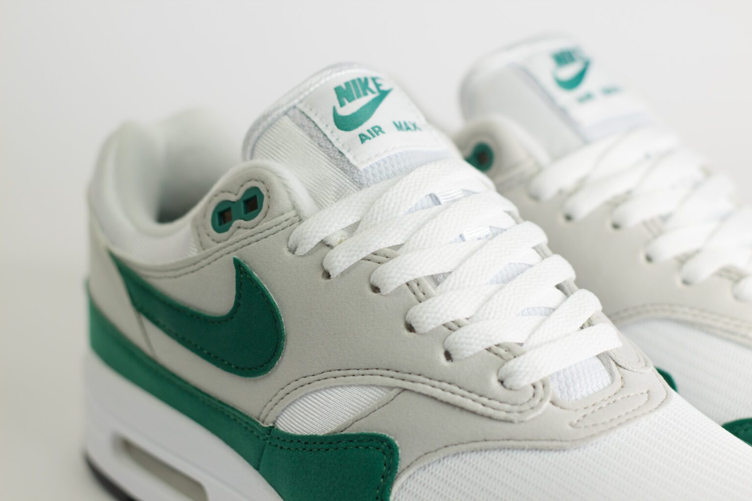 Nike Air Max 1 Anniversary Green – Wit/Groen – Heren/Dames/Uniseks Sneakers – Vilt/Mesh - DC1454-100 – Bovenkant