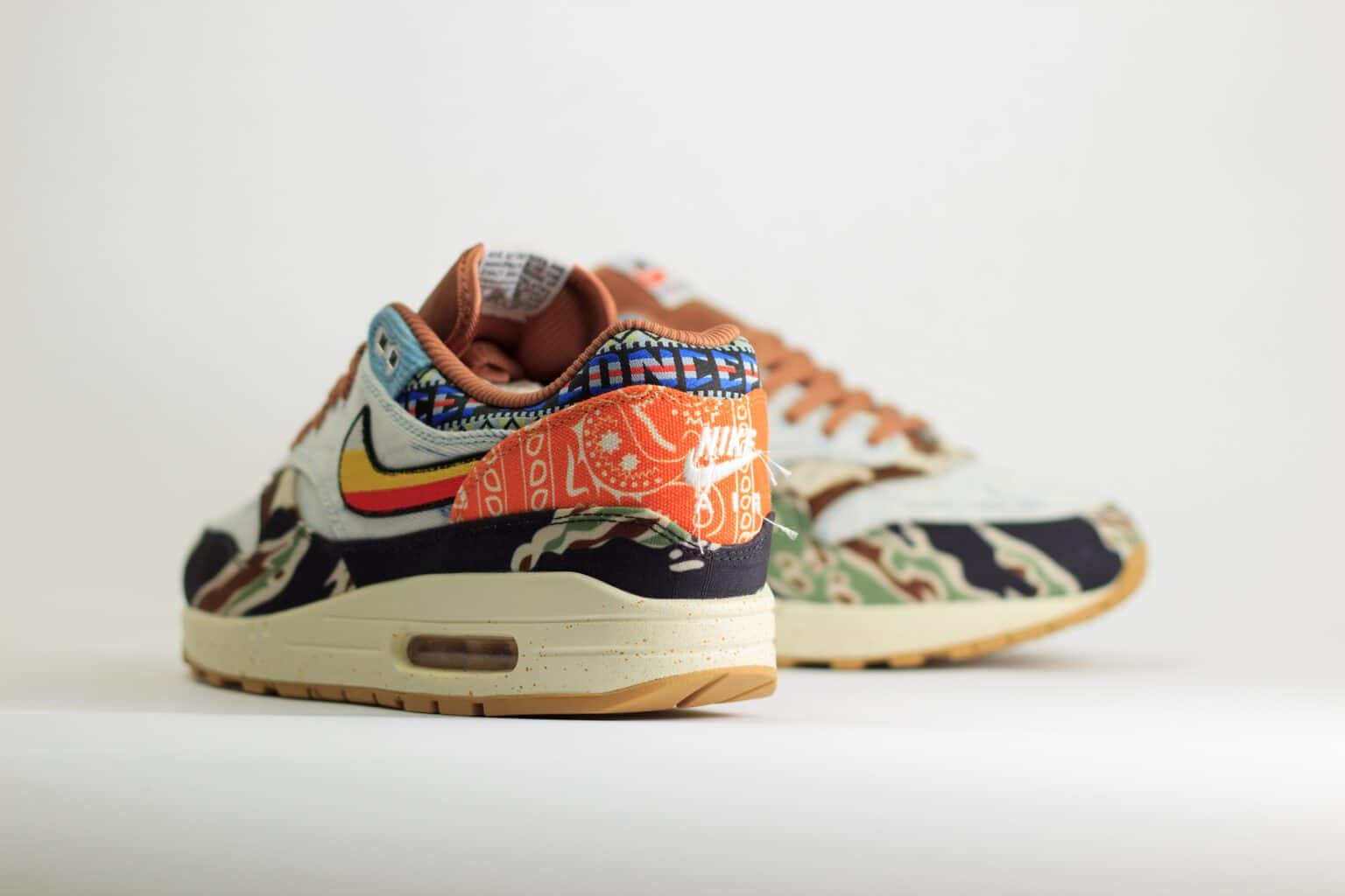Nike Air Max 1 SP Concepts Heavy – Blauw/Groen – Heren/Dames/Uniseks Sneakers – Denim/Canvas - DN1803-900 – Achterkant