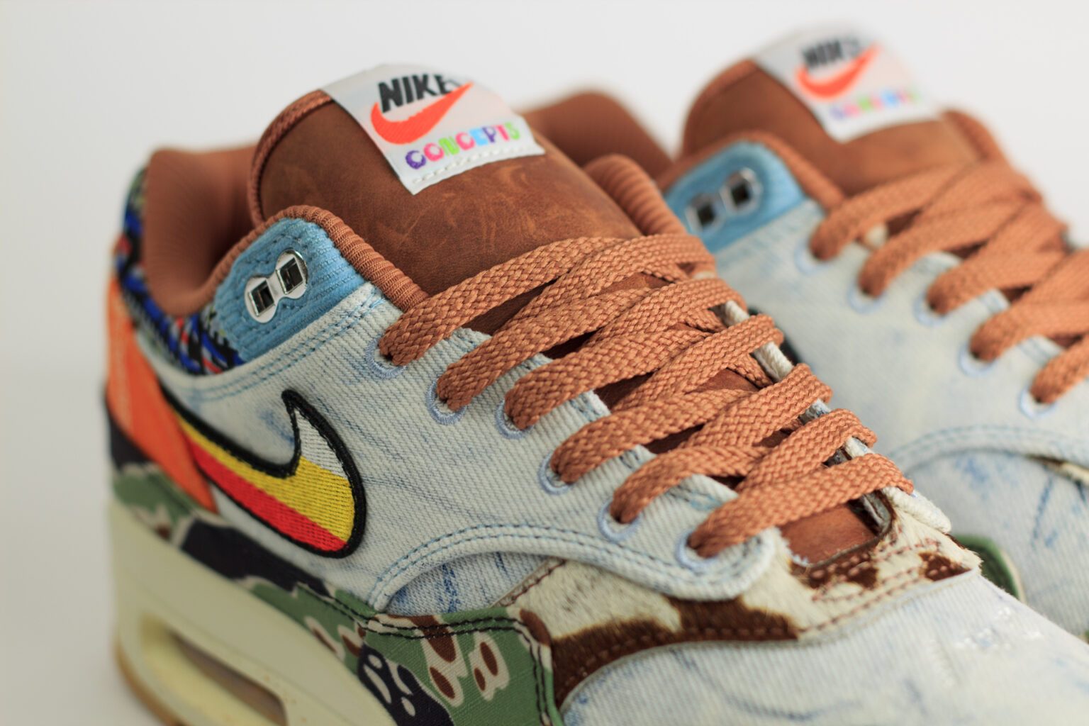 Nike Air Max 1 SP Concepts Heavy – Blauw/Groen – Heren/Dames/Uniseks Sneakers – Denim/Canvas - DN1803-900 – Bovenkant