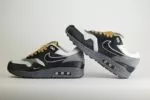 Nike Air Max 1 .SWOOSH Low Poly Big Head Mode – Zwart/Wit– Heren/Dames/Uniseks Sneakers – Satin/Mesh - IB9898-001 – Binnenkant