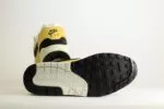 Nike Air Max 1 '87 Saturn Gold Black (W) – Zwart/Geel/Wit– Heren/Dames/Uniseks Sneakers – Vilt/Mesh - HF1194-700 – Onderkant