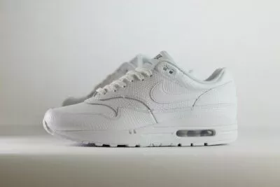 Nike Air Max 1 Premium White Snakeskin – Wit– Heren/Dames/Uniseks Sneakers – Leer - HV1211-100 – Zijkant