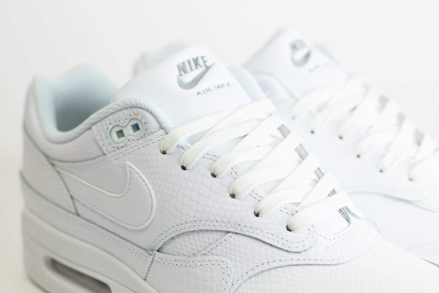 Nike Air Max 1 Premium White Snakeskin – Wit– Heren/Dames/Uniseks Sneakers – Leer - HV1211-100 – Bovenkant