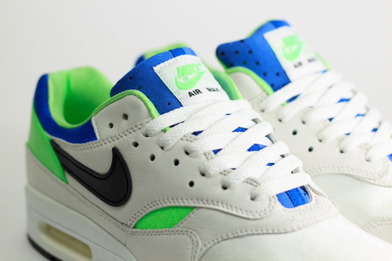 Nike Air Max 1 DNA CH.1 Pack Huarache Green Royal – Wit/Groen – Heren/Dames/Uniseks Sneakers – Leer/Kunststof - AR3863-100 – Bovenkant