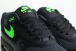 Nike Air Max 1 Essential Black Green Strike - Zwart/Groen - Heren/Dames/Uniseks Sneakers - Leer/Suede/Mesh - FZ5808-012 - Bovenkant