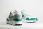 Nike Air Max 1 Essential Evergreen Aura – Wit/Groen – Heren/Dames/Uniseks Sneakers – Leer/Mesh - FZ5808-016 – Achterkant