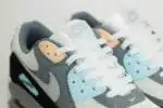 Nike Air Max 90 Cool Grey Pure Platinum Black - Grijs/Blauw/Zwart/Wit - Heren/Dames/Uniseks Sneakers - Leer/Mesh - IB7674-001 - Bovenkant