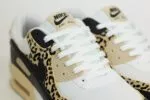 Nike Air Max 90 Leopard Sanddrift Black (W) - Wit/Zwart/Beige - Heren/Dames/Uniseks Sneakers – Leer/Mesh - IF1619-100 – Bovenkant