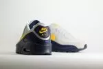 Nike Air Max 90 Neutral Grey Tour Yellow - Geel/Grijs/Blauw/Zwart - Heren/Dames/Uniseks Sneakers - Leer - IF0670-001 - Achterkant