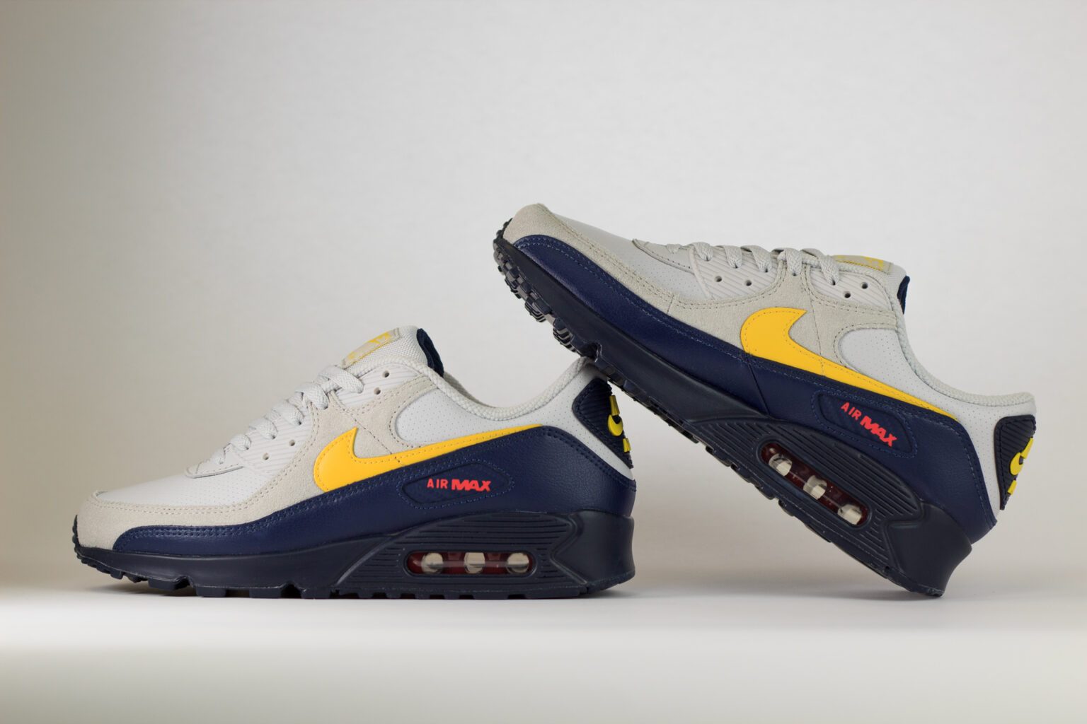 Nike Air Max 90 Neutral Grey Tour Yellow - Geel/Grijs/Blauw/Zwart - Heren/Dames/Uniseks Sneakers - Leer - IF0670-001 - Binnenkant