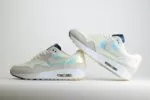 Nike Air Max 1 AMD La Ville Lumière (W) - Wit/Blauw/Beige - Heren/Dames/Uniseks Sneakers - Leer/Mesh/Nubuck/Holografischeprint - DQ9326-100 - Binnenkant