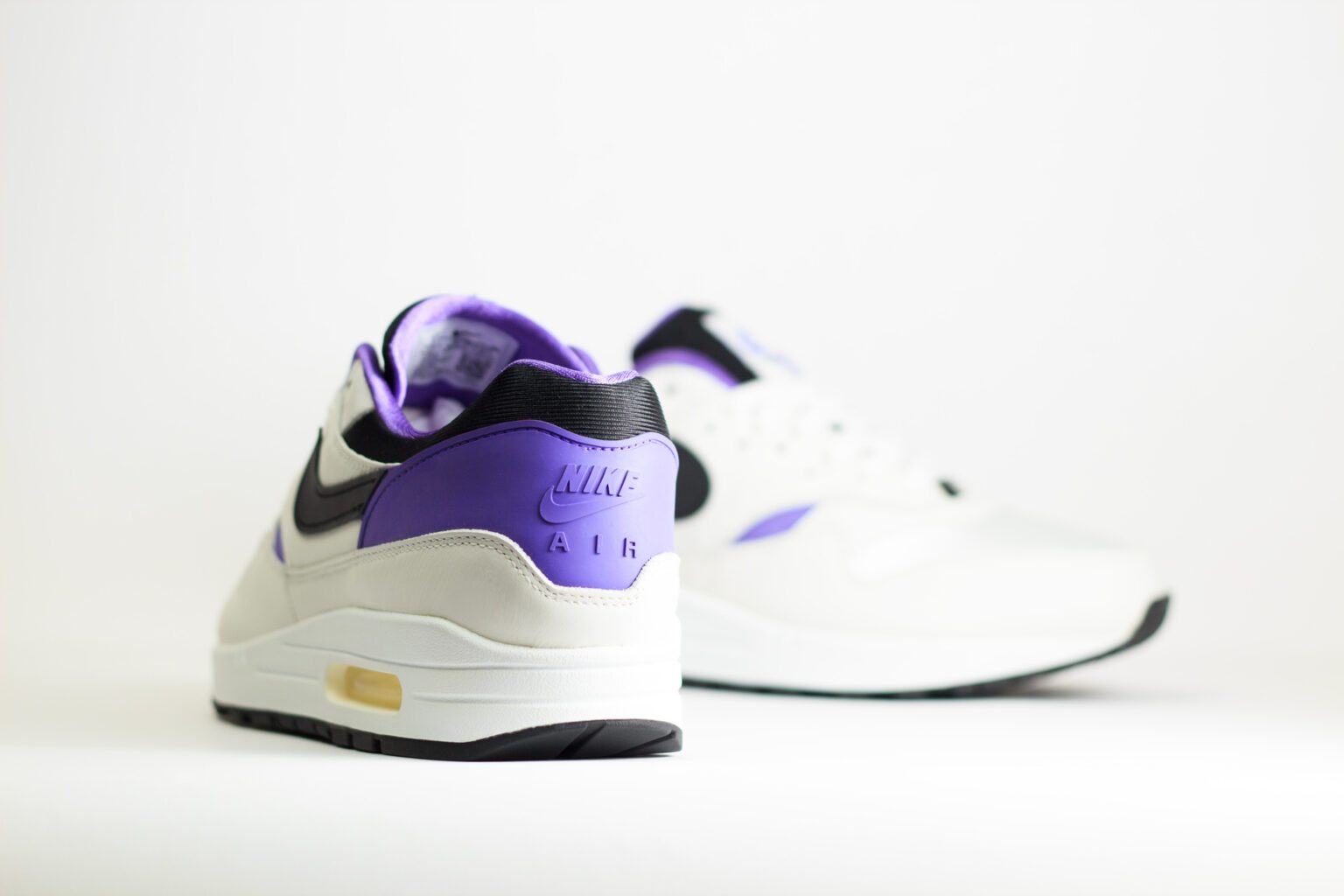 Nike Air Max 1 DNA CH.1 Pack Purple Punch – Wit/Paars/Zwart – Heren/Dames/Uniseks Sneakers – Leer/Kunststof - AR3863-101 – Achterkant