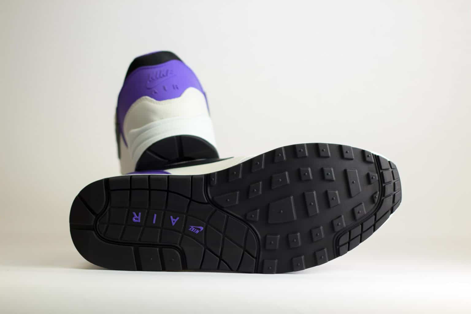 Nike Air Max 1 DNA CH.1 Pack Purple Punch – Wit/Paars/Zwart – Heren/Dames/Uniseks Sneakers – Leer/Kunststof - AR3863-101 – Onderkant