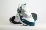 Nike Air Max 1 Dark Teal Green – Wit/Groen – Heren/Dames/Uniseks Sneakers – Leer – DH4059-101 – Voorkant