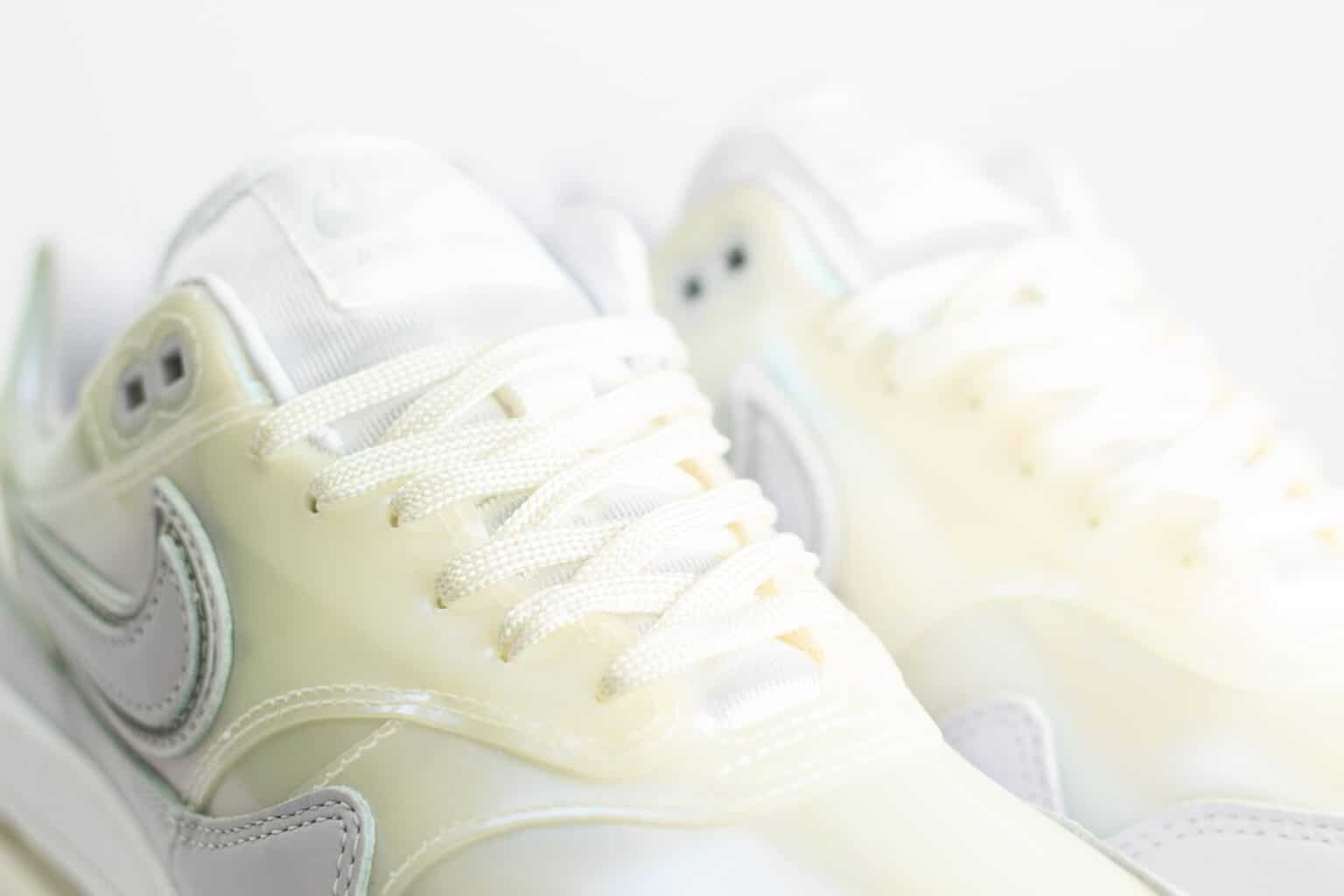 Nike Air Max 1 SNKRS Day White (W) – Wit/Beige/Grijs – Heren/Dames/Uniseks Sneakers – Leer – DA4300-100 – Bovenkant