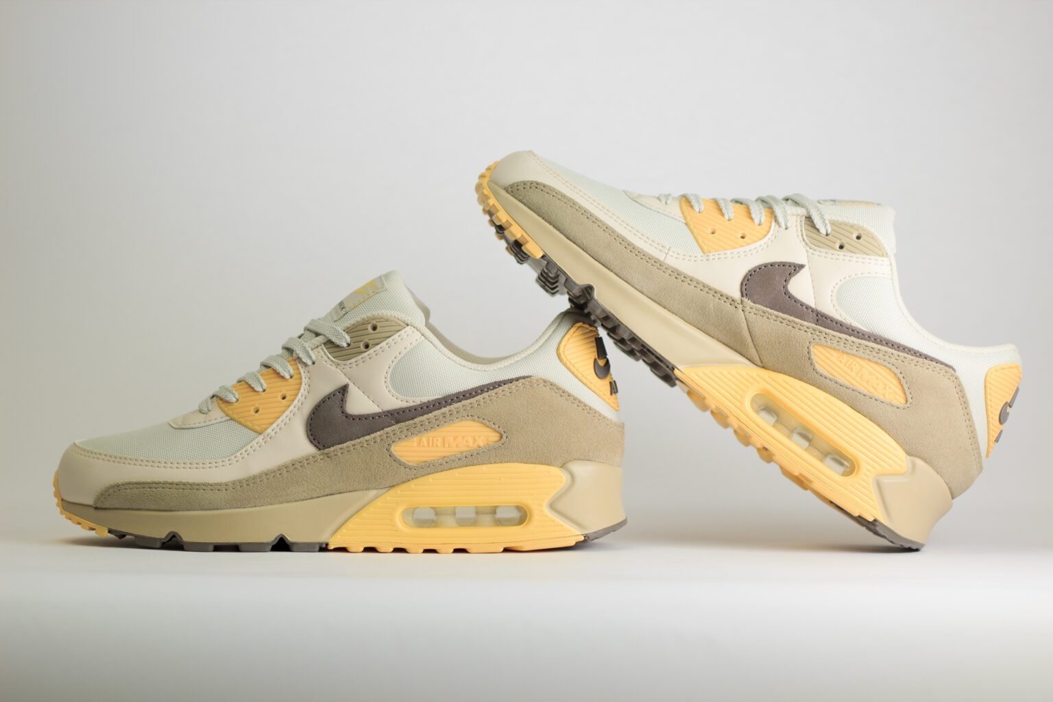 Nike Air Max 90 Chamois – Beige/Grijs – Heren/Dames/Uniseks Sneakers – Leer/Suede/Canvas - IB6392-002 – Binnenkant