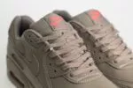Nike Air Max 90 ESS+ Cave Stone – bruin – Heren/Dames/Uniseks Sneakers – Leer/Mesh – IH2063-201 – Bovenkant