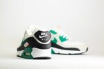 Nike Air Max 90 Malachite – Wit/Groen – Heren/Dames/Uniseks Sneakers – Leer/Mesh – FB9658-102 – Achterkant