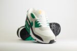 Nike Air Max 90 Malachite – Wit/Groen – Heren/Dames/Uniseks Sneakers – Leer/Mesh – FB9658-102 – Voorkant