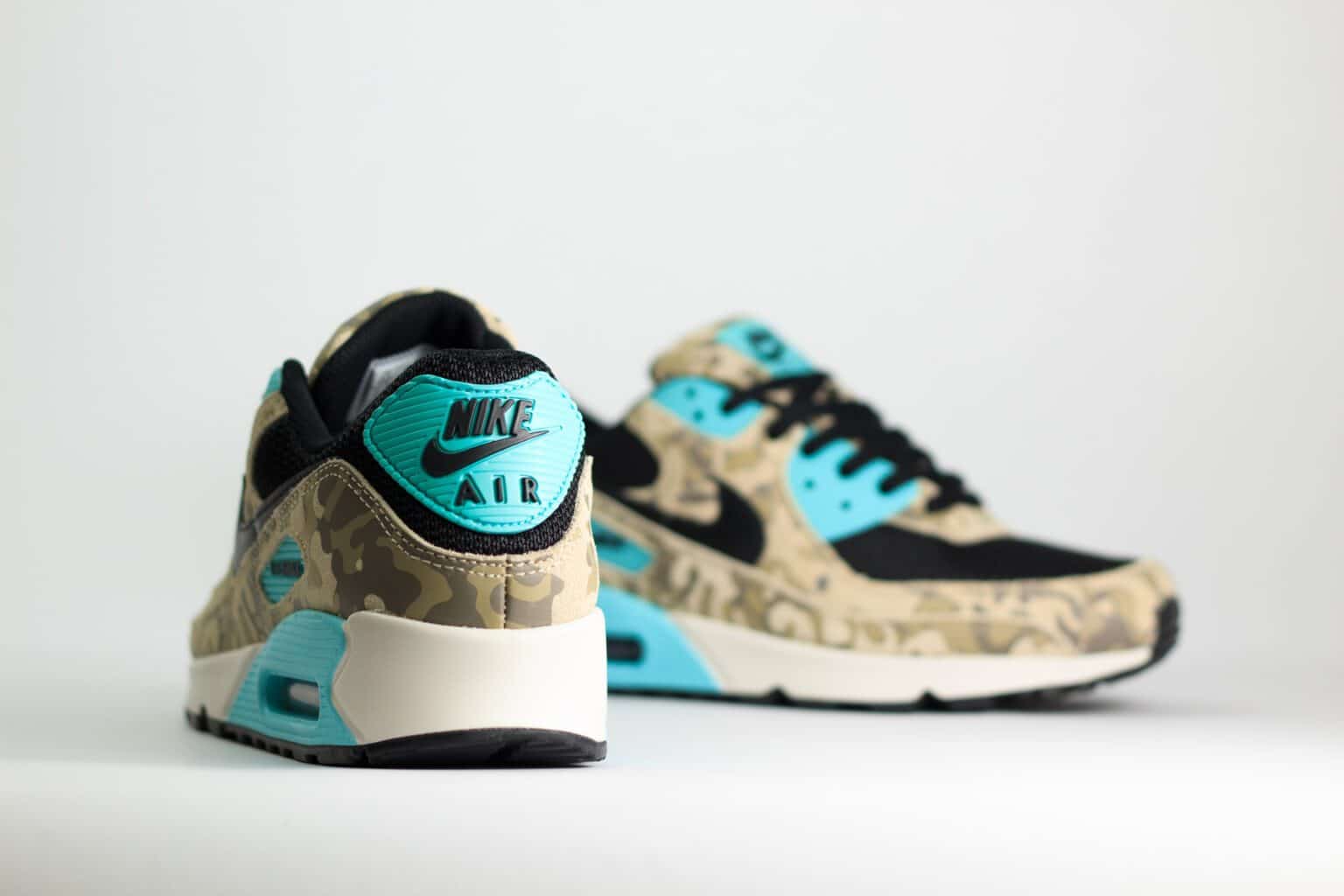 Nike Air Max 90 Premium Aurora Green Camo – Groen/Grijs/Wit – Heren/Dames/Uniseks Sneakers – Mesh/Suede/Leer – IF1721-100 – Achterkant