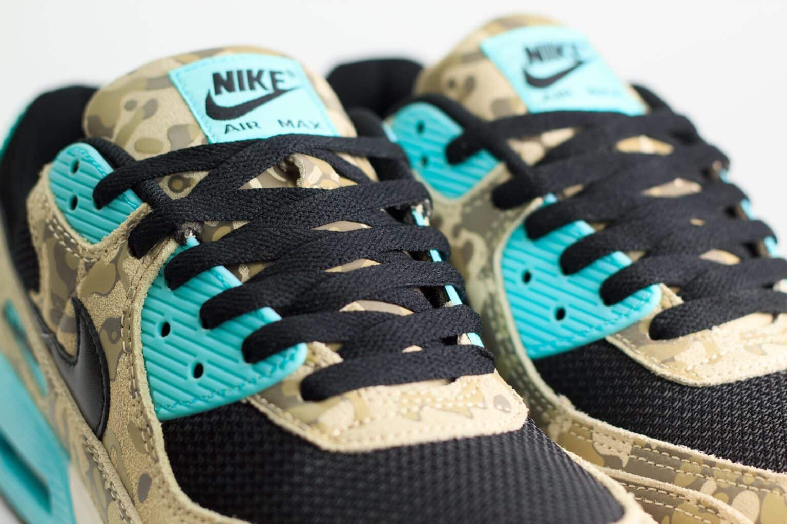 Nike Air Max 90 Premium Aurora Green Camo – Groen/Grijs/Wit – Heren/Dames/Uniseks Sneakers – Mesh/Suede/Leer – IF1721-100 – Bovenkant