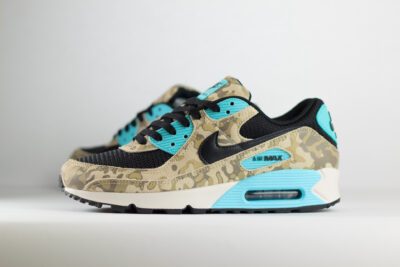 Nike Air Max 90 Premium Aurora Green Camo – Groen/Grijs/Wit – Heren/Dames/Uniseks Sneakers – Mesh/Suede/Leer – IF1721-100 – Zijkant