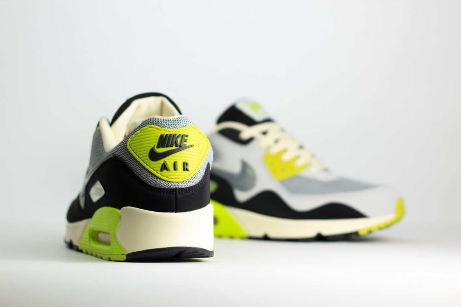 Nike Air Max 90 SP Patta Waves Cyber – Zilver/Groen/Grijs/Zwart – Heren/Dames/Uniseks Sneakers – Leer/Mesh – HF8814-001 – Achterkant