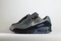 Nike Air Max 90 Smoke Grey Diffused Blue – blauw/grijs – Heren/Dames/Uniseks Sneakers – Leer/Mesh – IB6392-001 – Zijkant