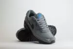 Nike Air Max 90 Smoke Grey Light Photo Blue – grijs/zwart – Heren/Dames/Uniseks Sneakers – suede/Mesh – DO6706-002 – Voorkant