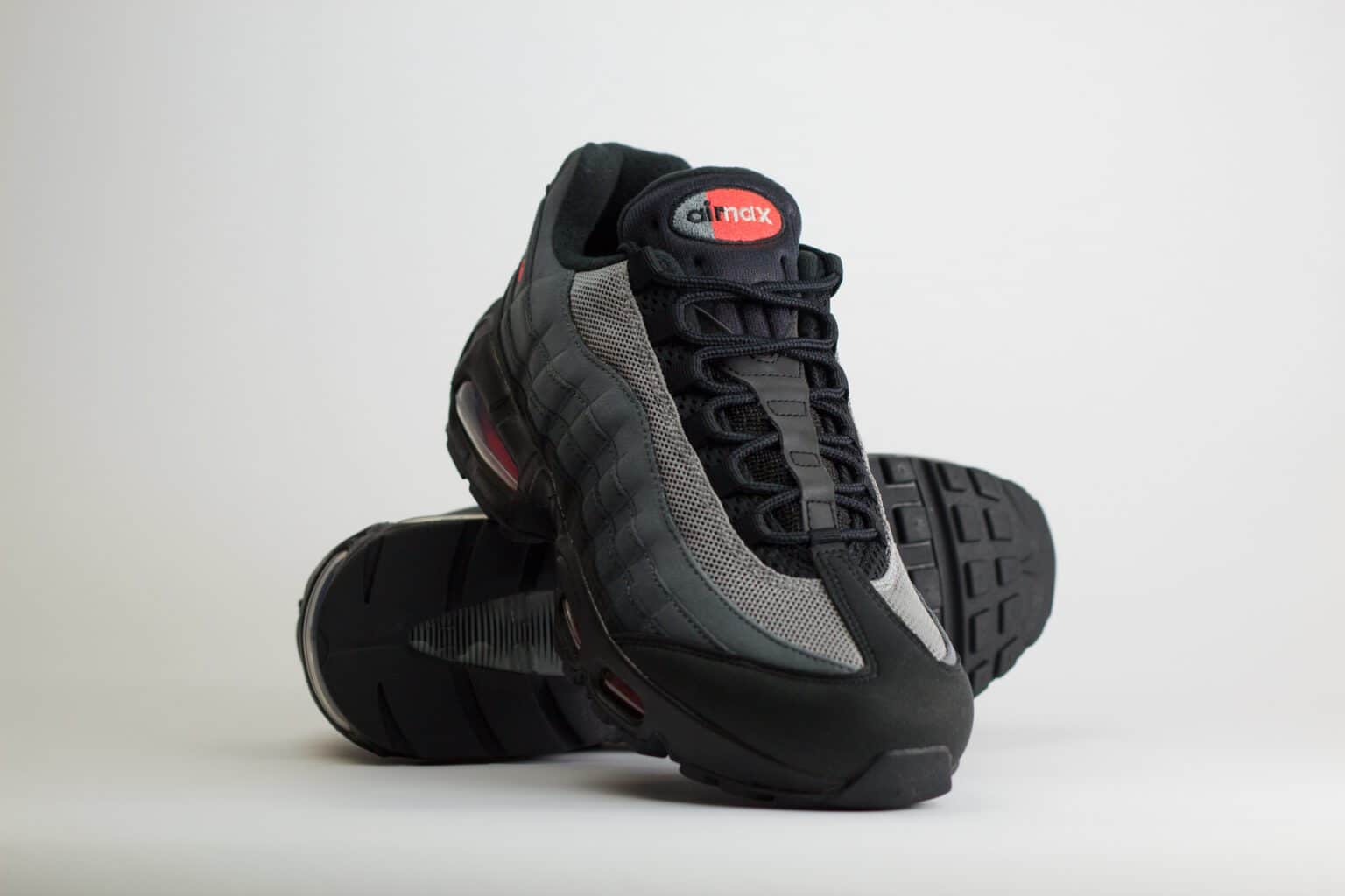 Nike Air Max 95 OG Big Bubble Bright Crimson – zwart/rood – Heren/Dames/Uniseks Sneakers – vilt/Mesh – IH4457-002 – Voorkant