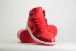 Nike Air Jordan 1 Mid SE Pomegranate (W) – Rood – Heren/Dames/Uniseks Sneakers – Leer/Lakleer – DH5894-600 – Voorkant