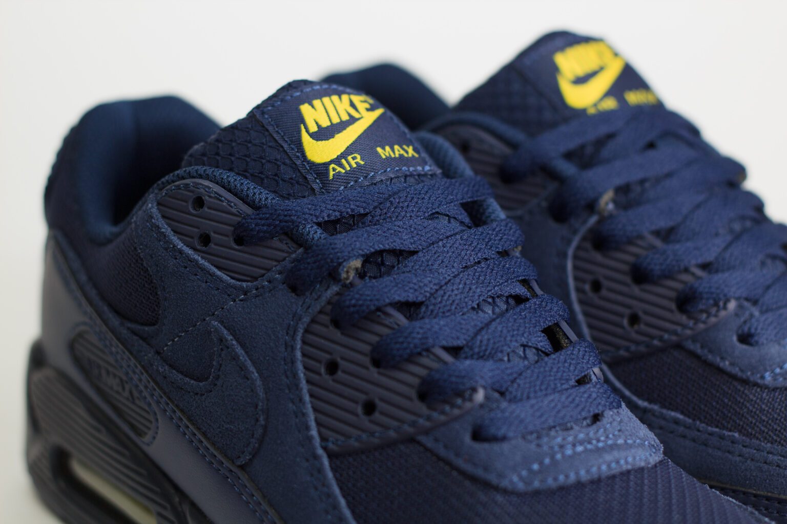 Nike Air Max 90 Obsidian Lightning – blauw/navy – Heren/Dames/Uniseks Sneakers – suede/Mesh – DM0029-401 – Bovenkant